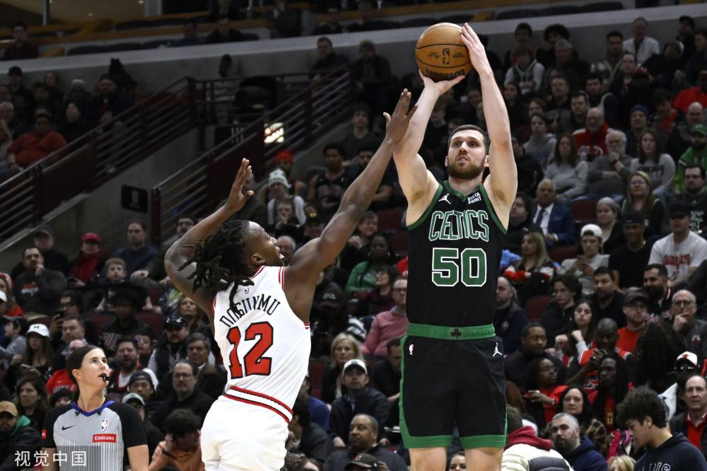 而是在观看 而是在观看